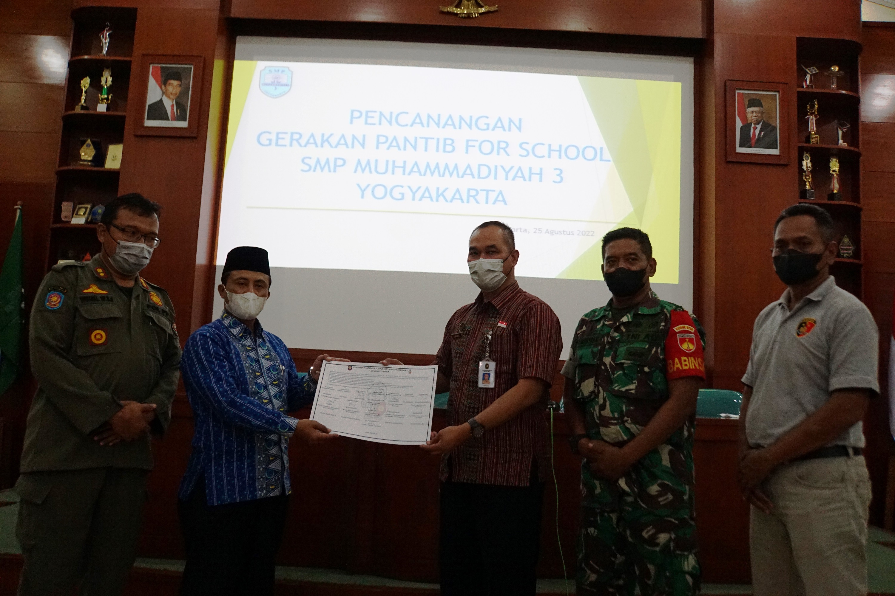 Pemkot Tambah Pantib For School di SMP Muhammadiyah 3   