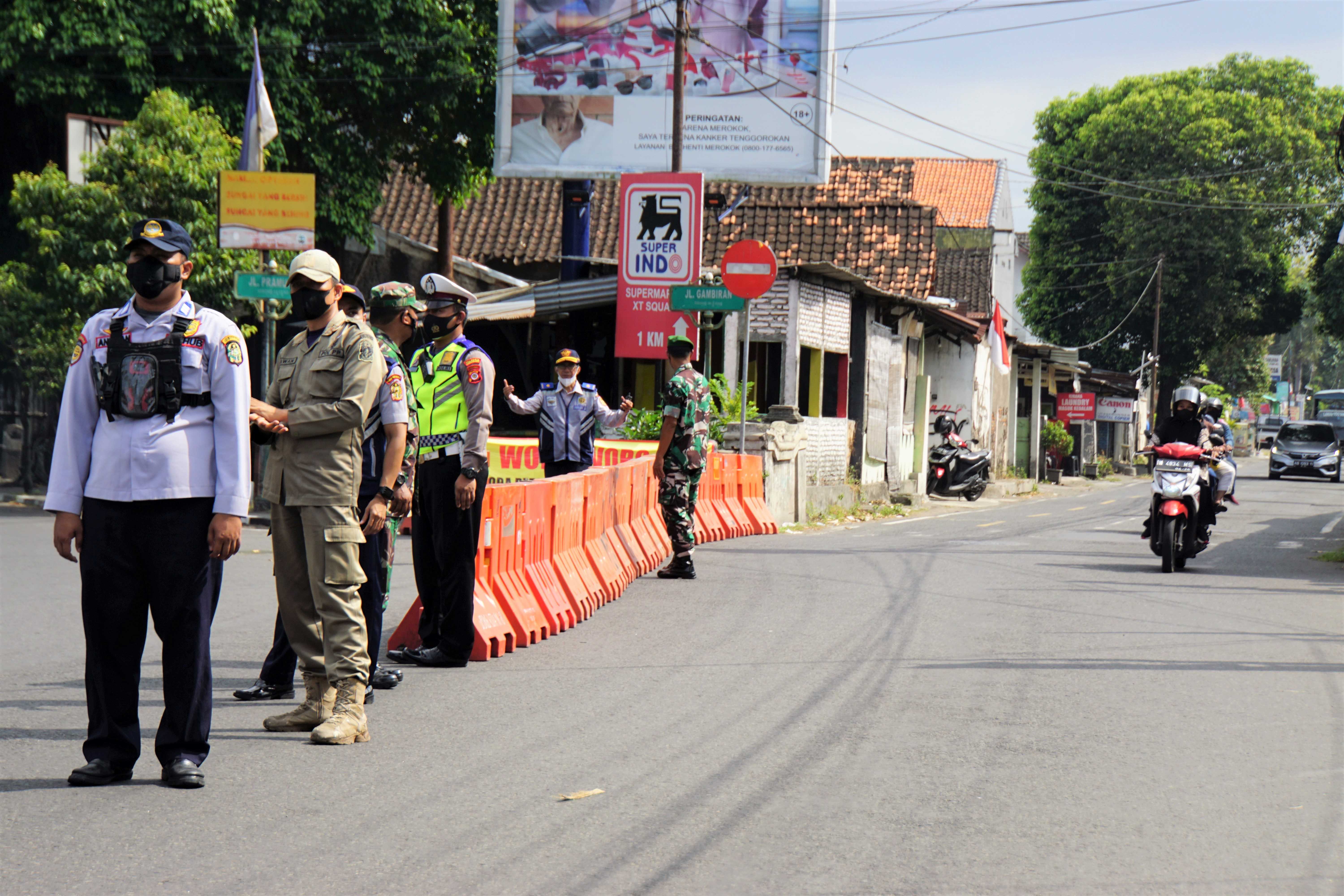 Lalu Lintas Jalan Gambiran Mulai Berlaku Satu Arah   