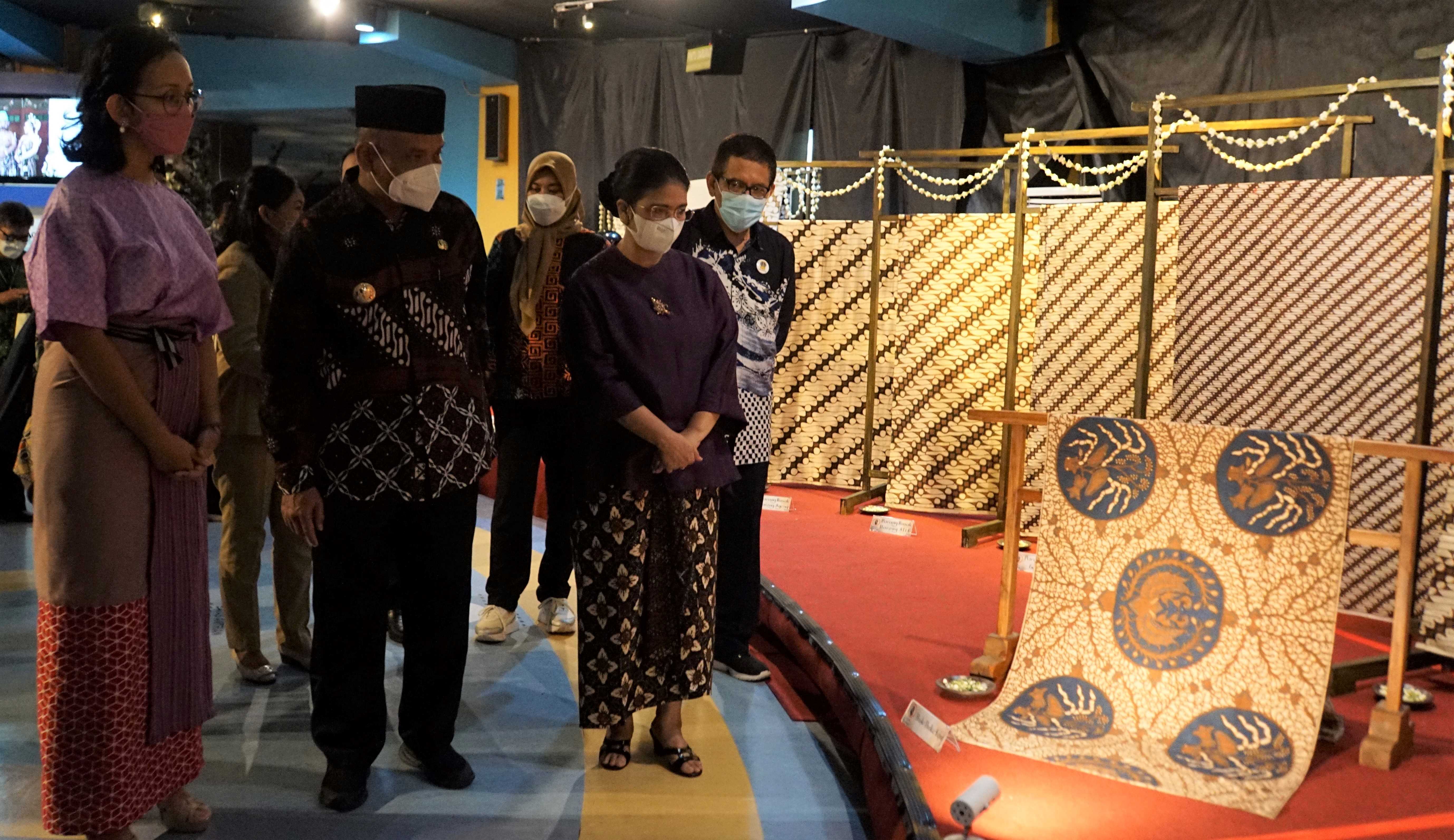 Teguhkan Kota Budaya Lewat Pameran Batik Keraton Yogya- Pakualaman   