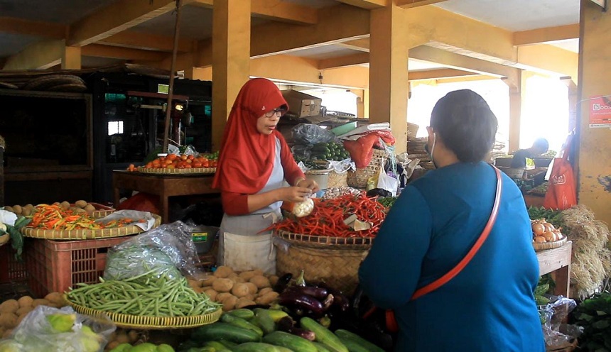 Jelang Nataru Harga Kebutuhan Pokok Mulai Naik