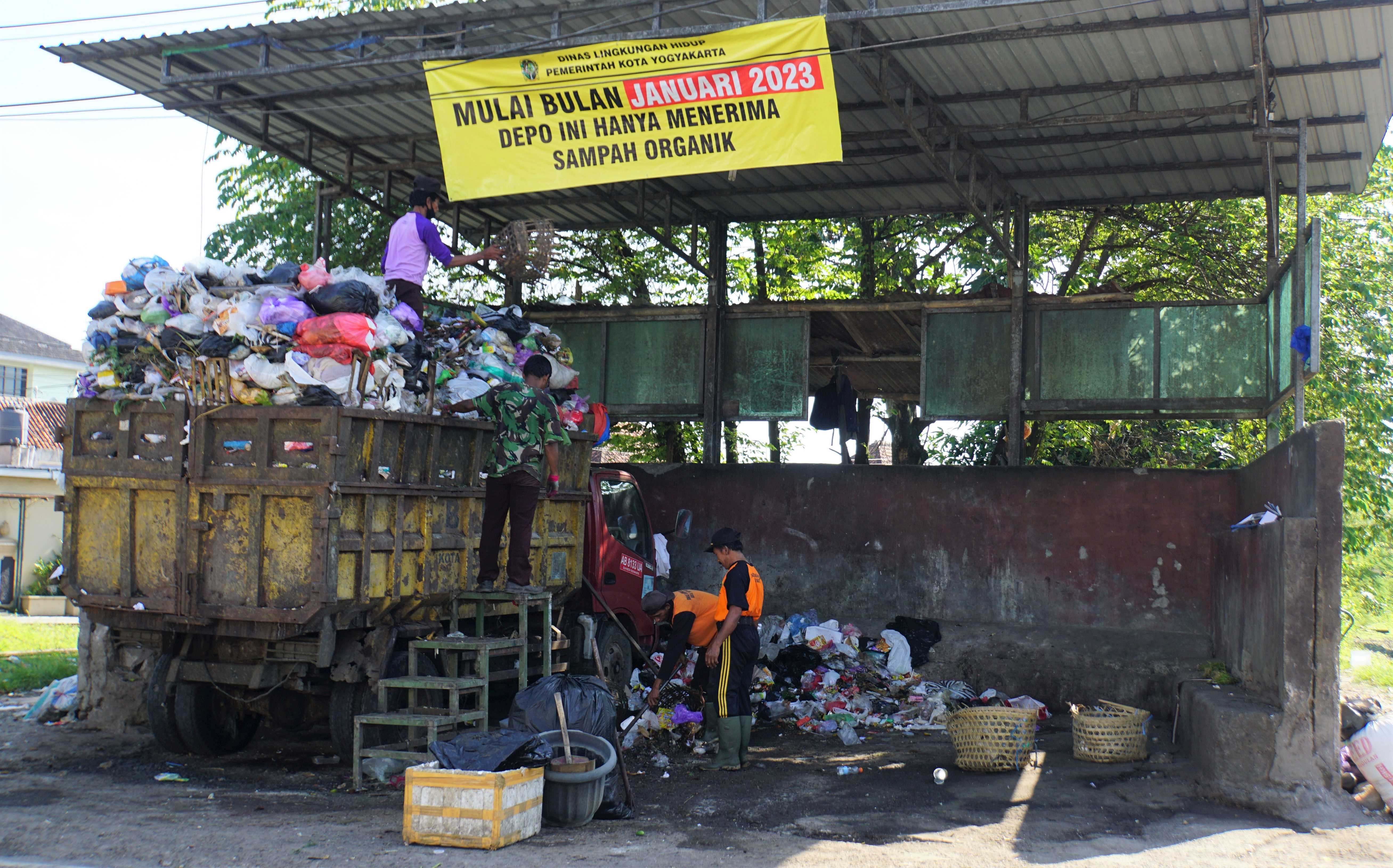 Ayo Pilah Sampah, Mulai dari Rumah  (Seri 1)