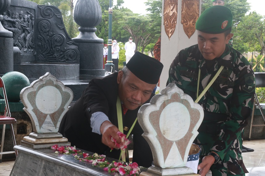 Penjabat Walikota Pimpin Ziarah Hari Penegakan Kedaulatan Negara