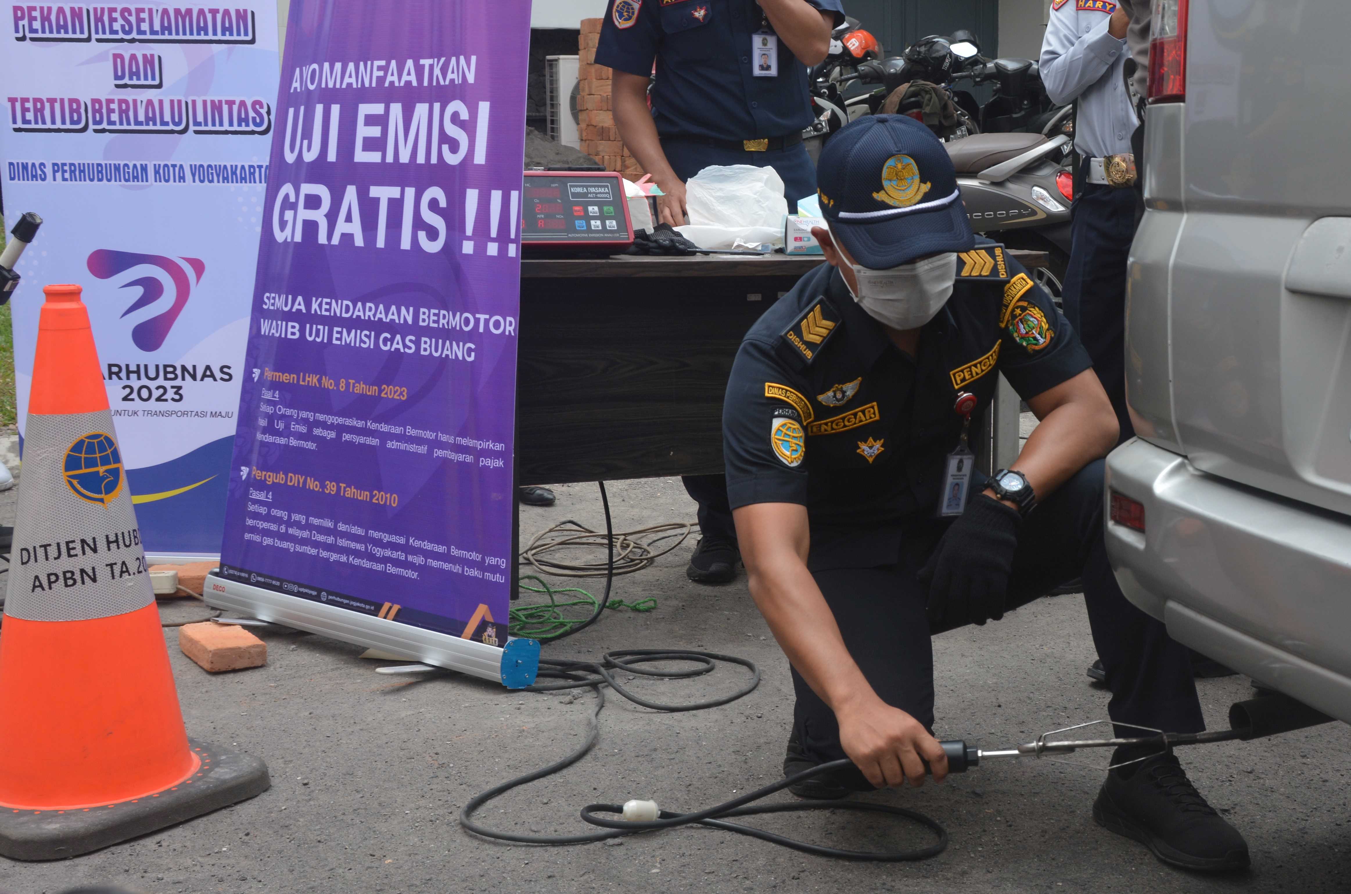 Uji Emisi Kendaraan Bermotor Pribadi Dukung Kualitas Udara Baik