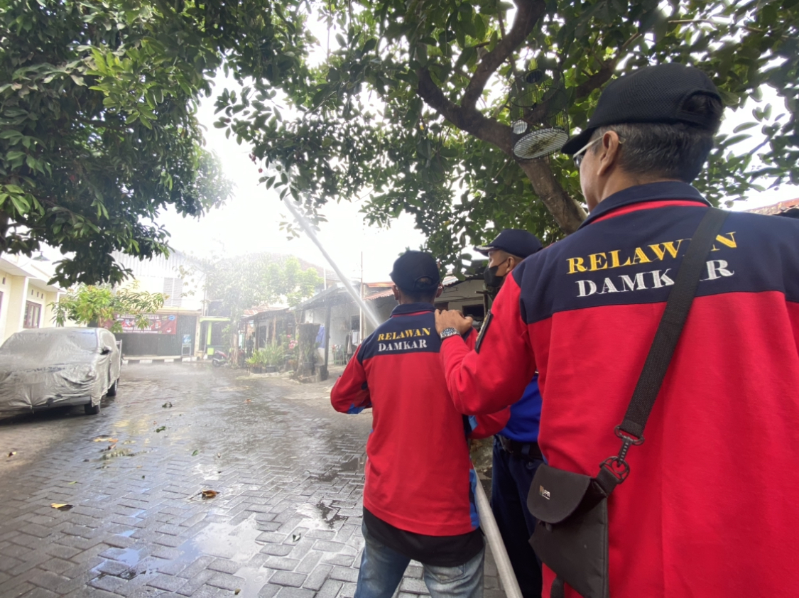 Damkarmat Pastikan Hidran di Wilayah Berfungsi Baik