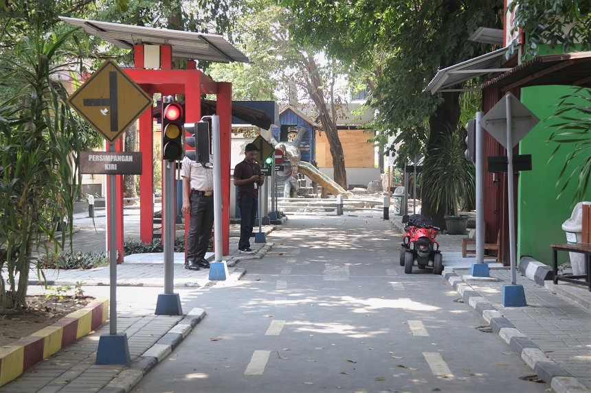 Taman Pintar Berikan Edukasi Aman Berlalu Lintas Melalui Guru PAUD