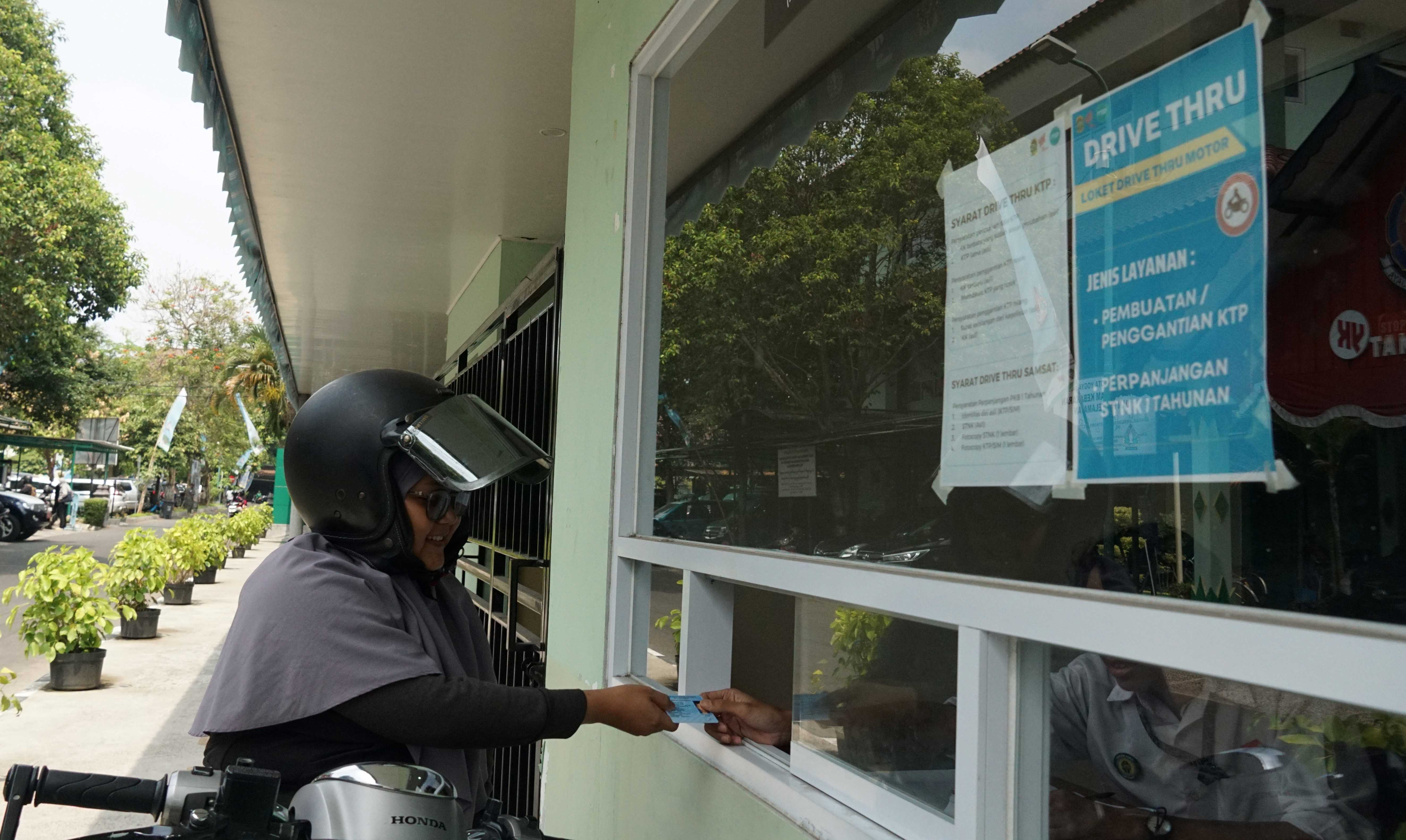 Drive Thru MPP Yogya Percepat Layanan KTP dan Pajak Kendaraan   