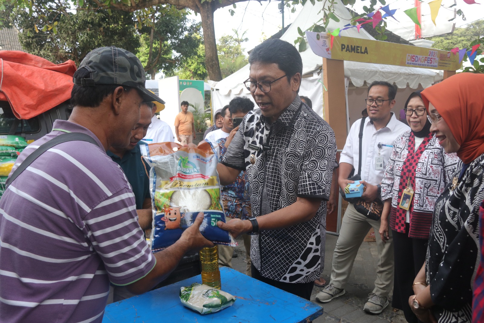 Pedagang Pasar Rakyat Kota Yogya Meriahkan Disdagfest #2