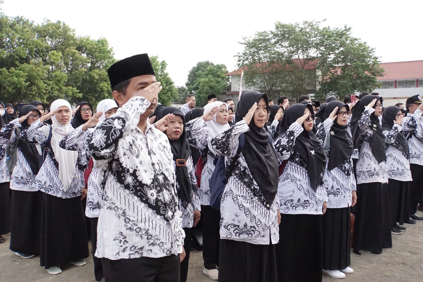 Upacara Hari Guru Nasional Beri Apresiasi Pengajar Inovatif