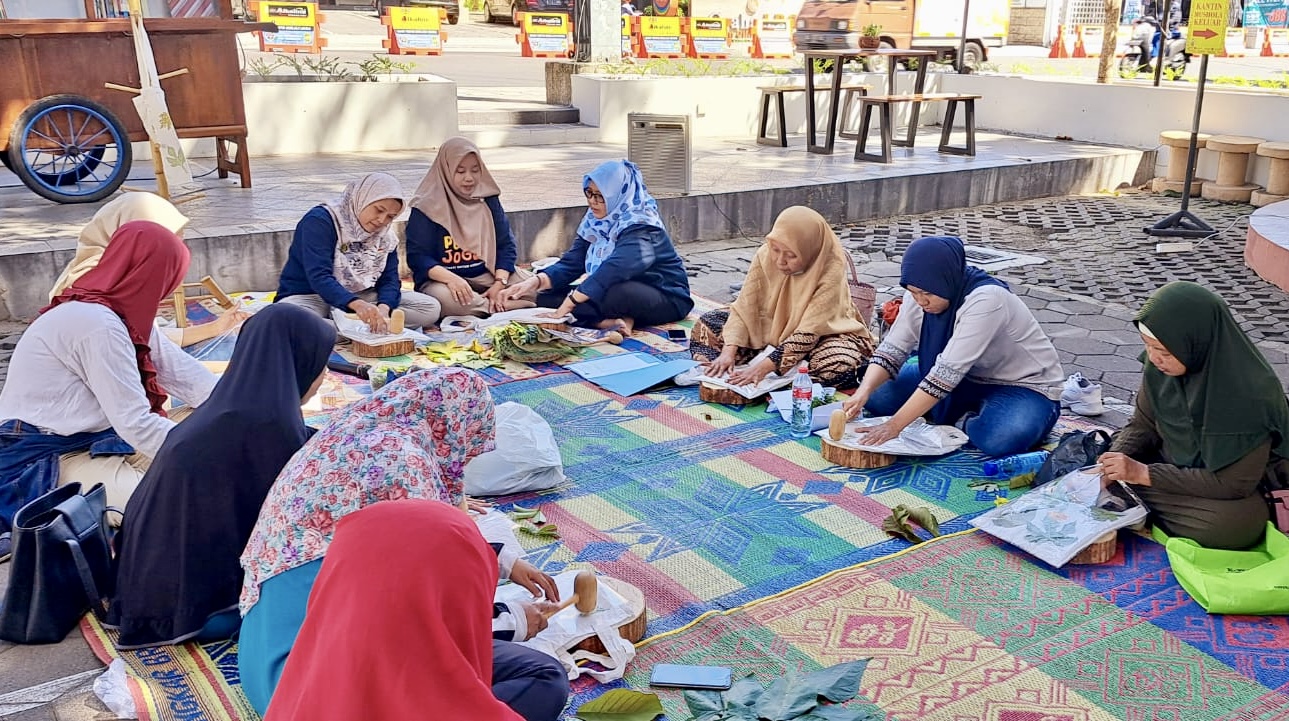 Perpustakaan Kota Yogya Buka Pelatihan Kreasi Bunga Kering