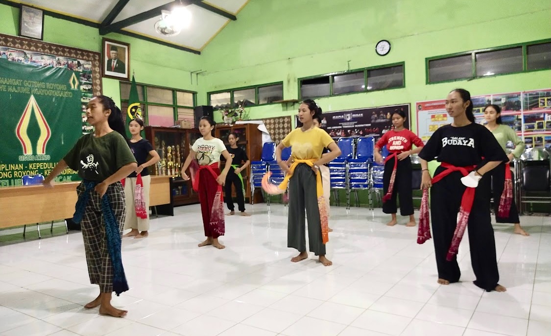 Lestarikan Budaya, Setiap Jumat Pegawai Kelurahan Kricak Berbahasa Jawa