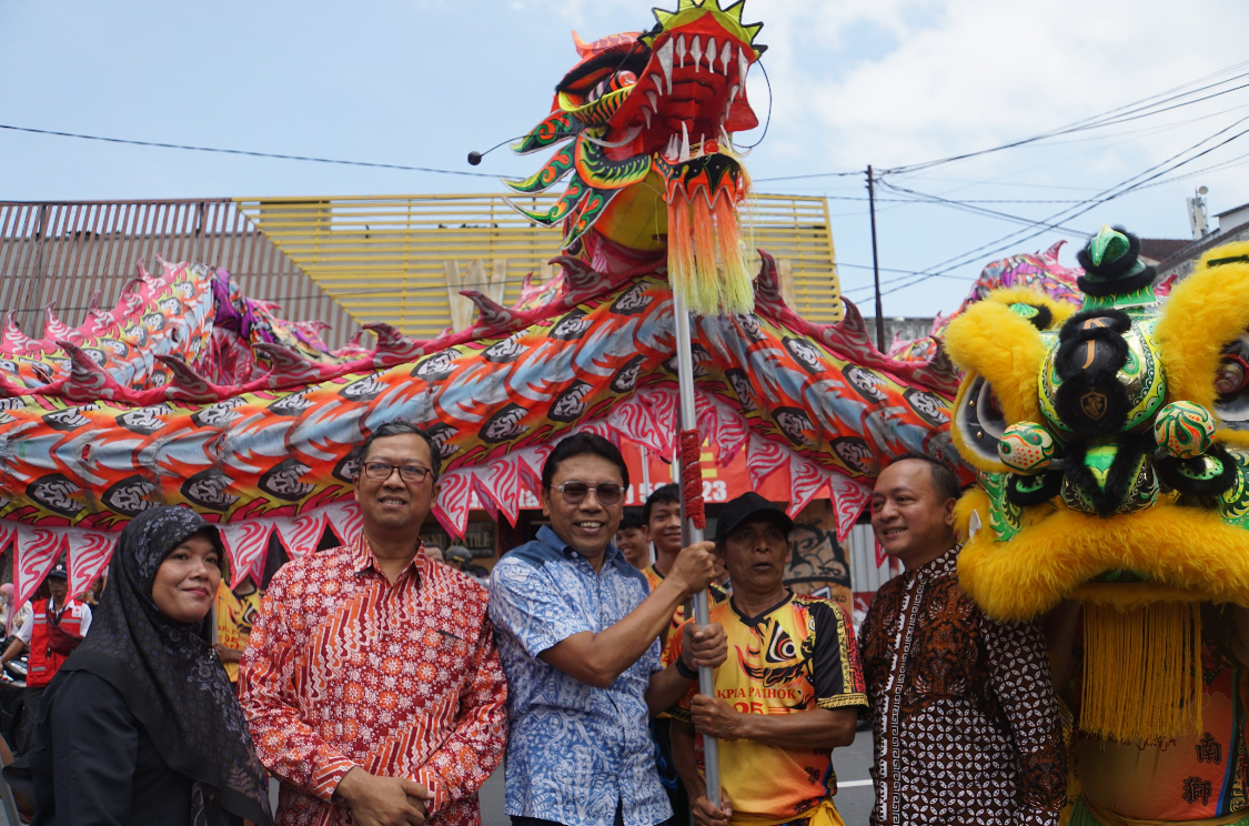 Festival Apem Simbol Kerukunan Warga Ratmakan