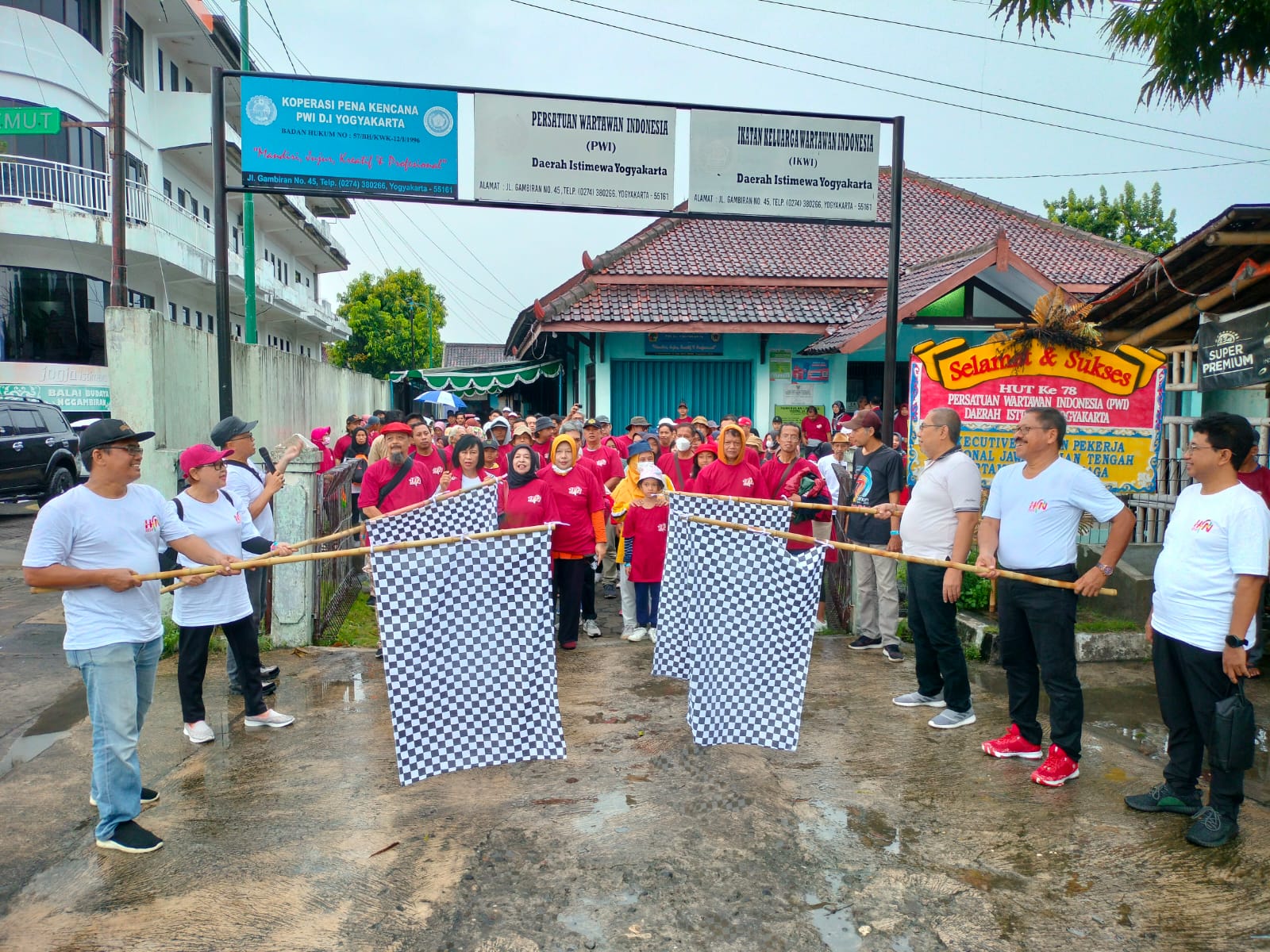 Jalan Sehat HPN 2024 Edukasi Sehatkan Masyarakat 