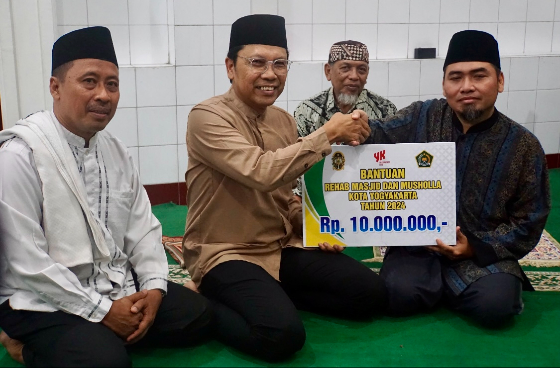 Pemkot Serahkan Bantuan Rehab Masjid Ash Shiddiq