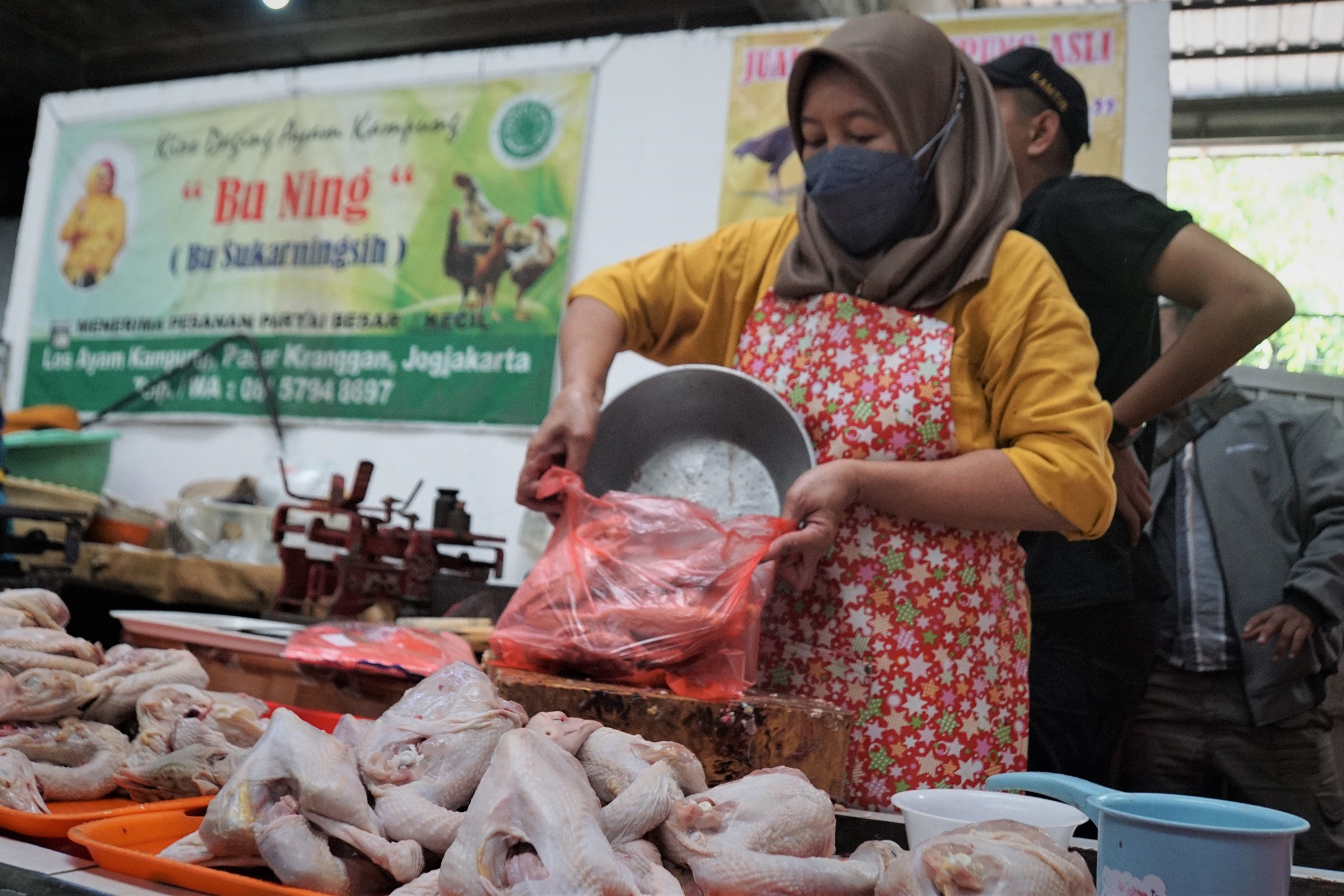 Pengawasan Bahan Pangan Segar di Pasaran, Aman dan Stok Mencukupi