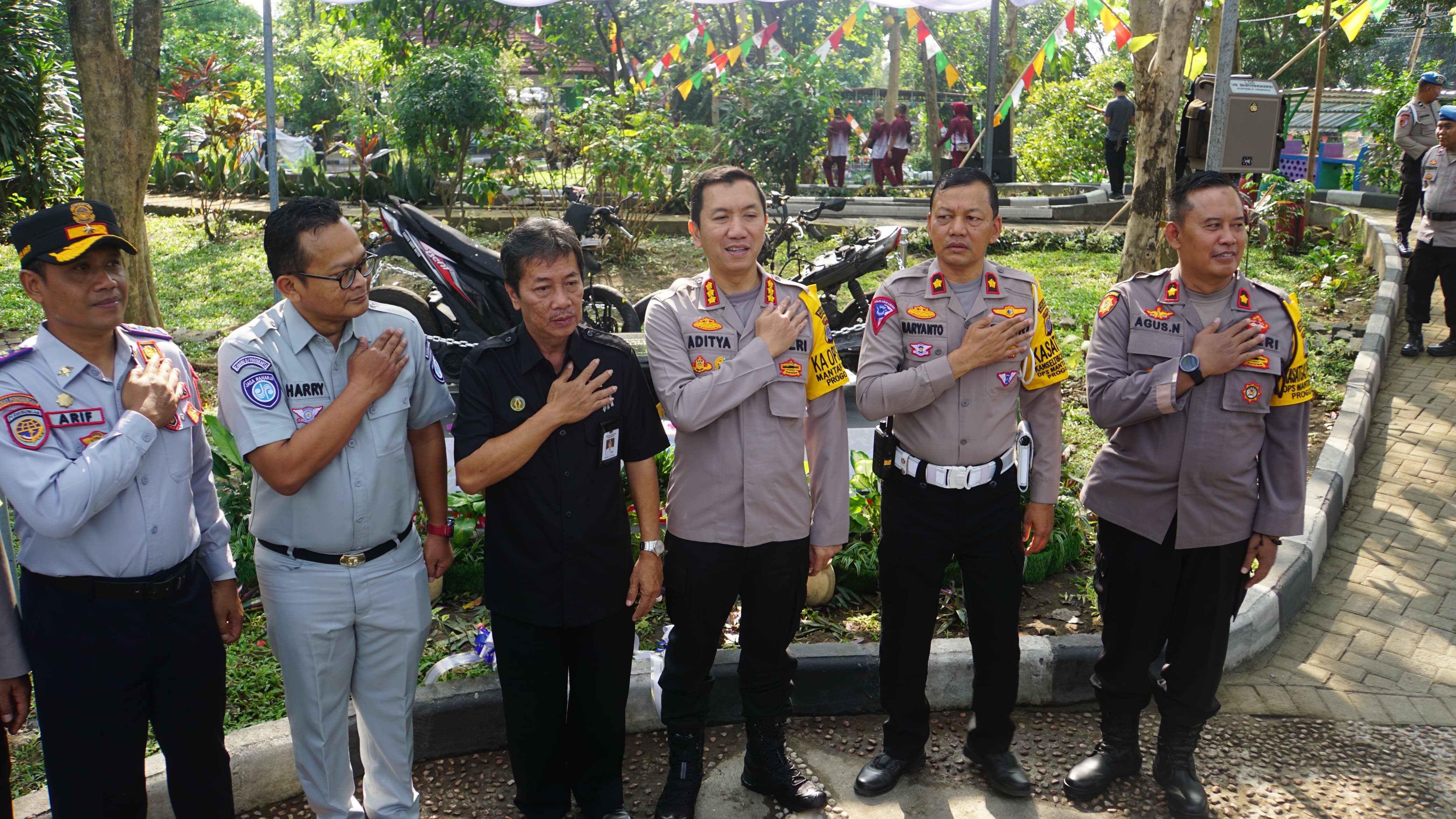 Monumen Lalu-lintas Beri Pesan Keselamatan di Jalan Raya