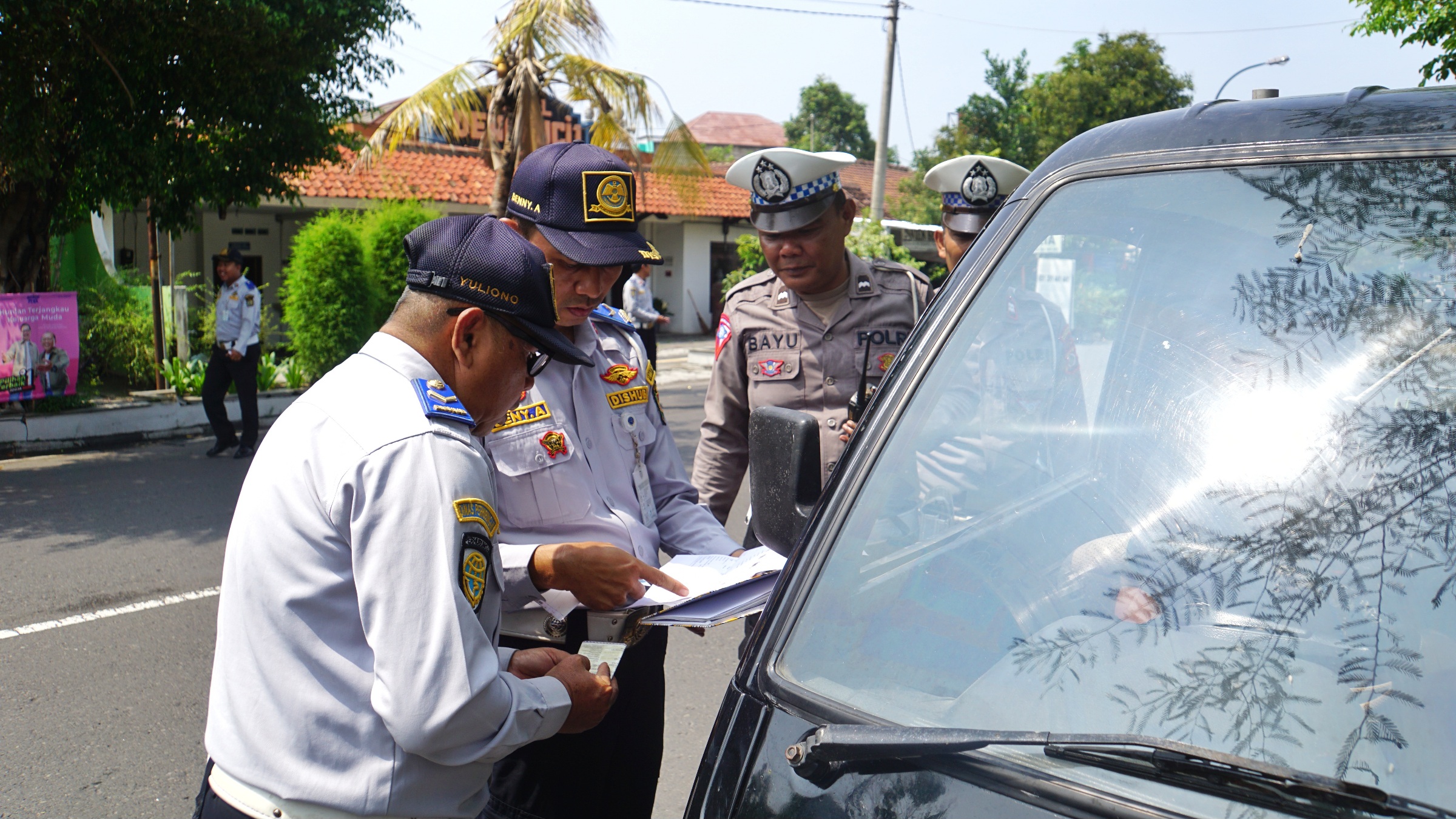 Dishub Jaring 52 Kendaraan Langgar Aturan Layak Jalan