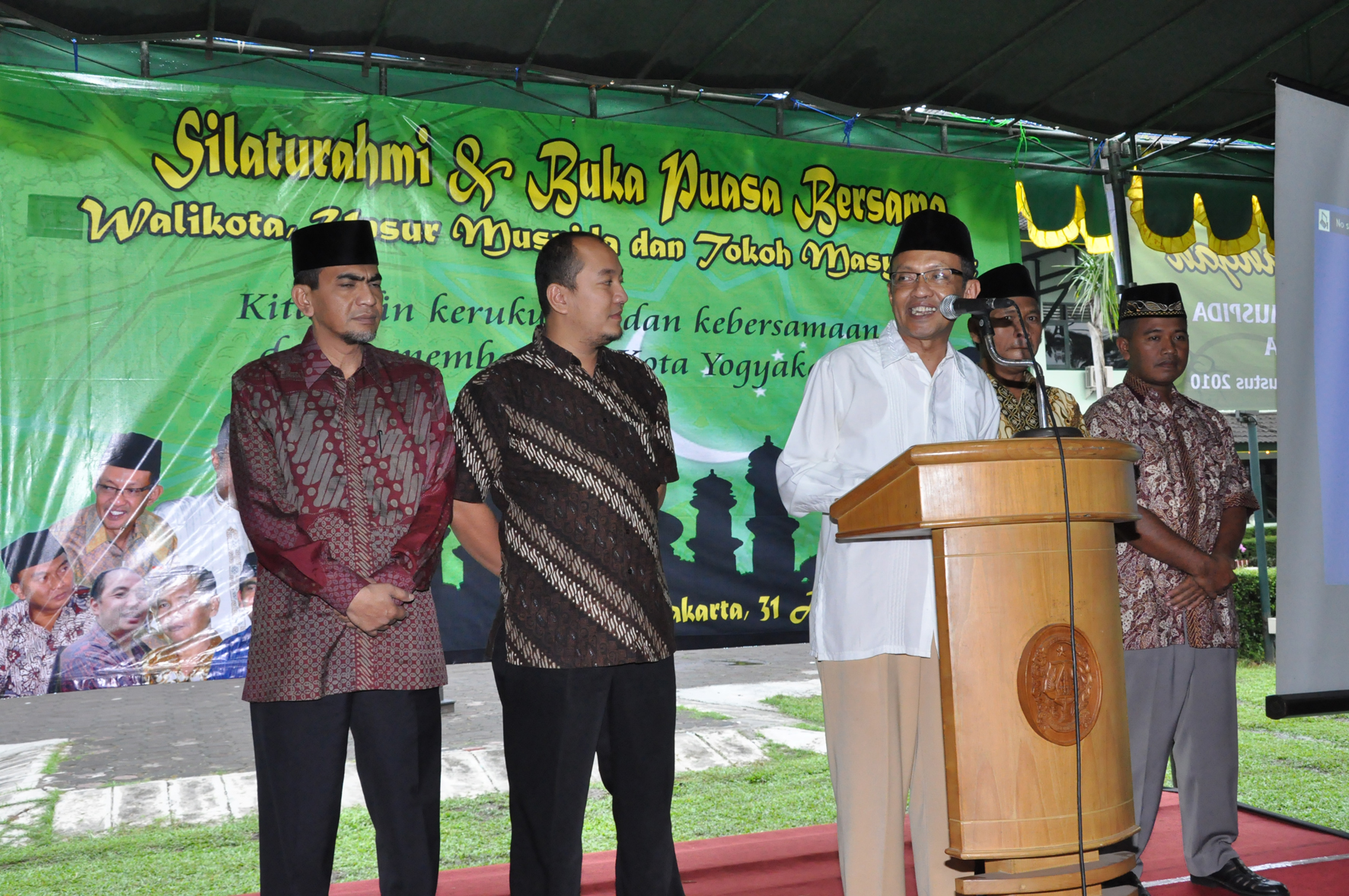 BUKA PUASA BERSAMA WALIKOTA, MUSPIDA, DAN TOKOH MASYARAKAT