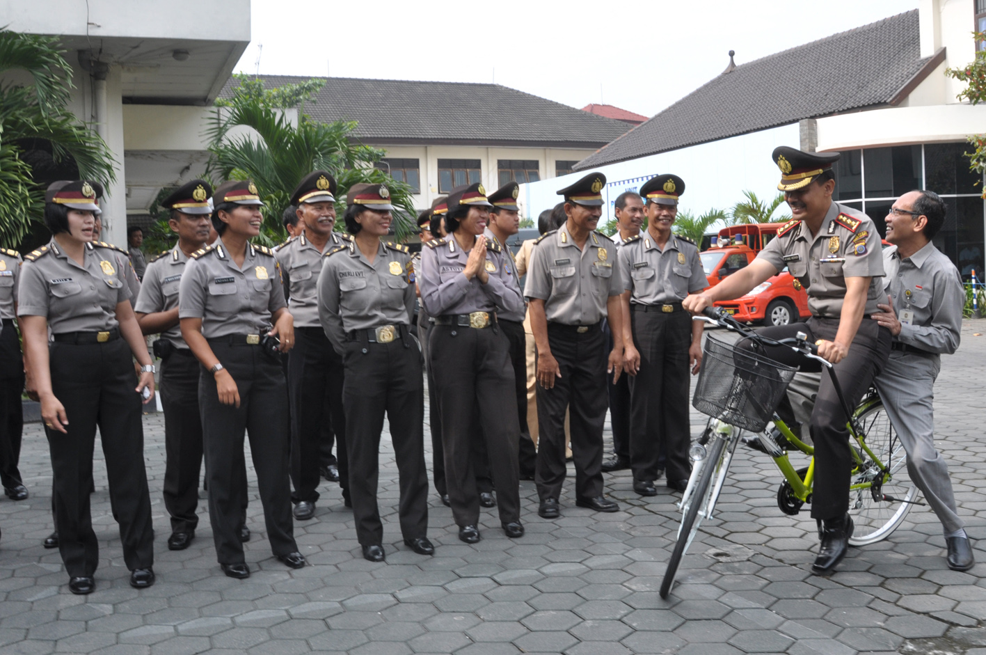 PEMKOT JOGJA  BANTU MOBIL DAN SEPEDA UNTUK OPERASIONAL POLRESTA