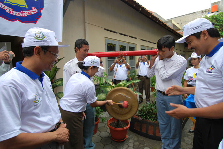 KANTIN KEJUJURAN  SMA N 7 YOGYAKARTA DIRESMIKAN